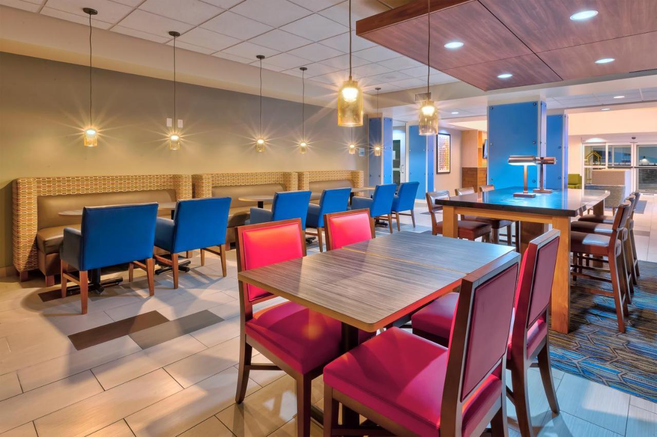 Holiday Inn Express & Suites - Effingham By Ihg Εξωτερικό φωτογραφία