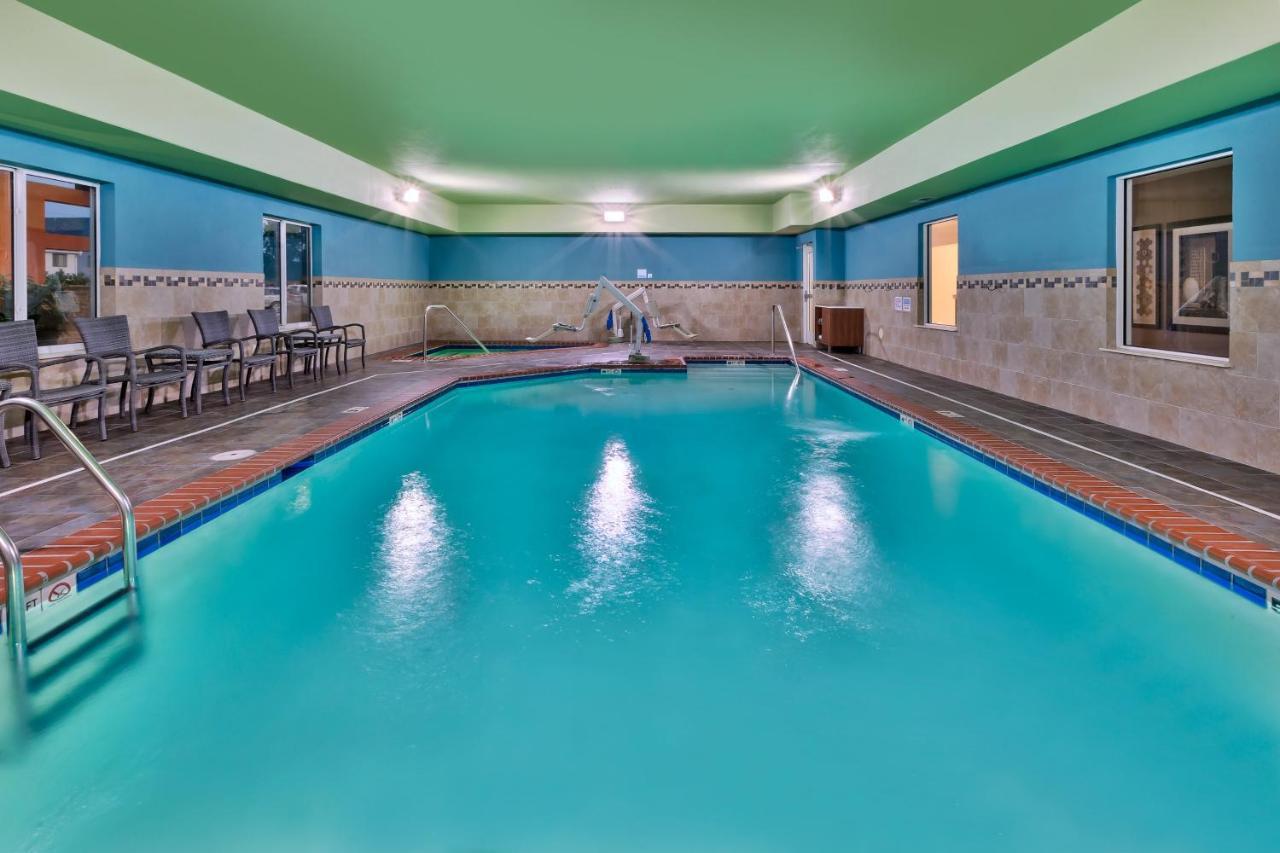 Holiday Inn Express & Suites - Effingham By Ihg Εξωτερικό φωτογραφία