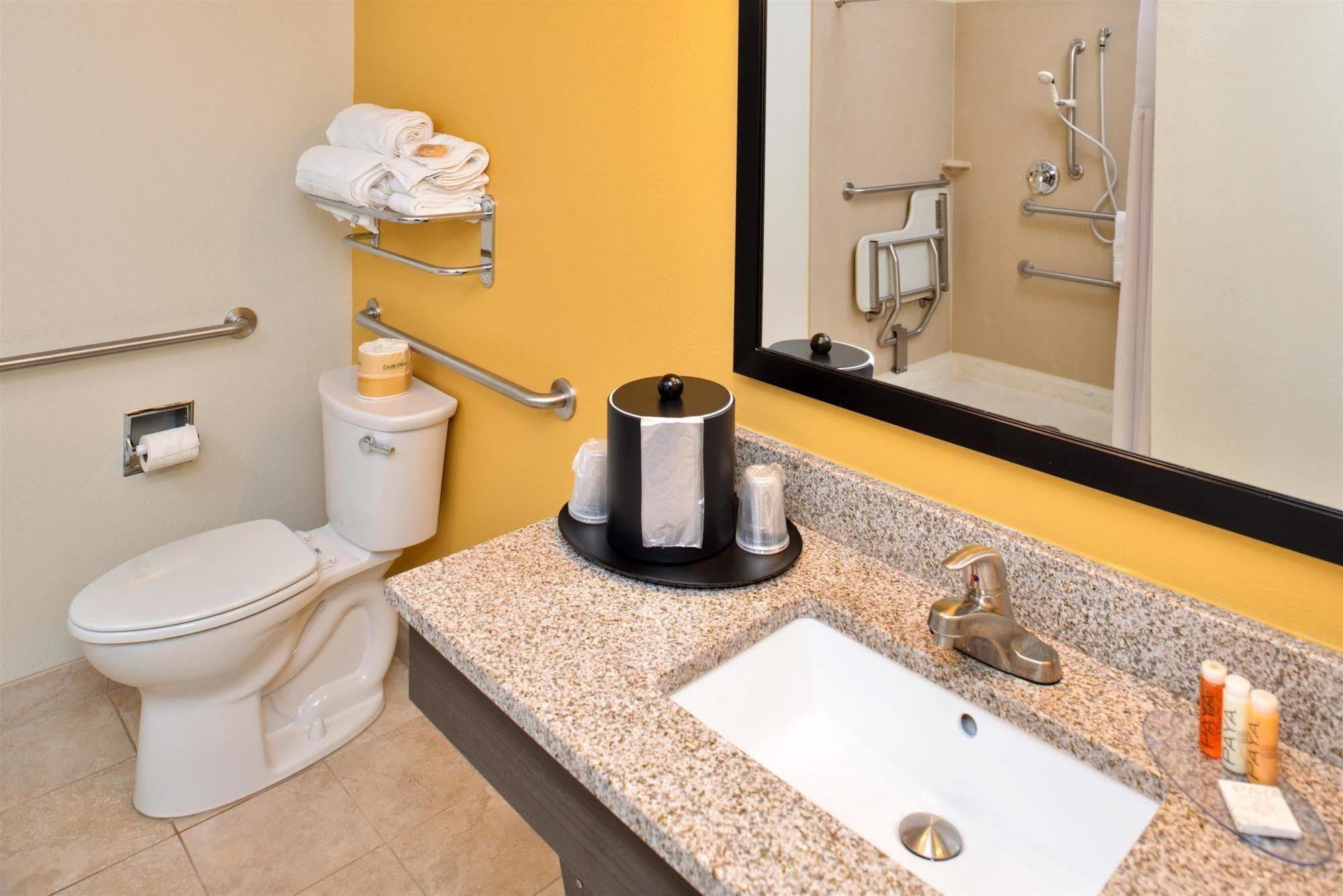 Holiday Inn Express & Suites - Effingham By Ihg Εξωτερικό φωτογραφία